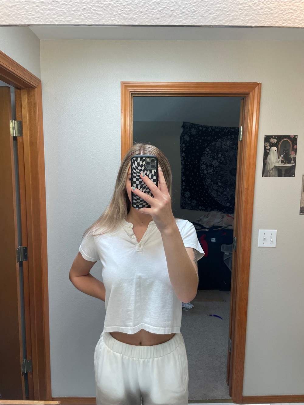 Brandy Melville White Cropped Henley Tee - Picture 1 of 4